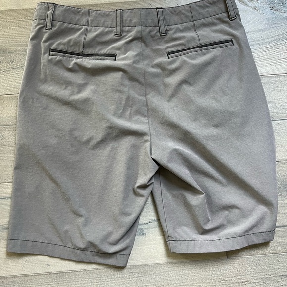 Tommy Bahama golf shorts Men’s 33 grey - Picture 9 of 9